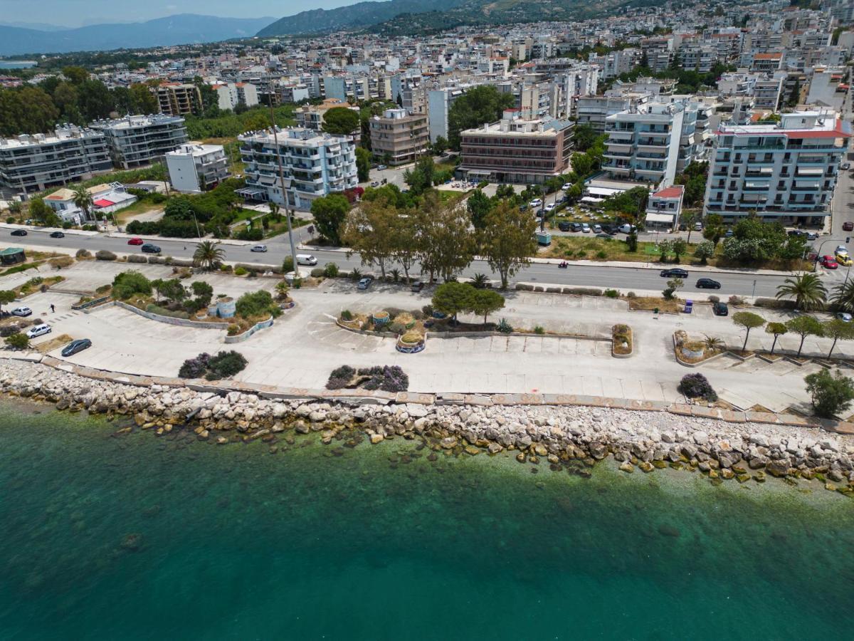 Delfini Hotel Patras Exterior foto